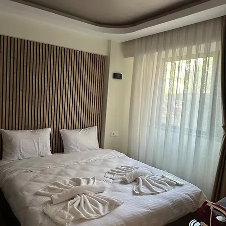 Marpalace מלון 3*